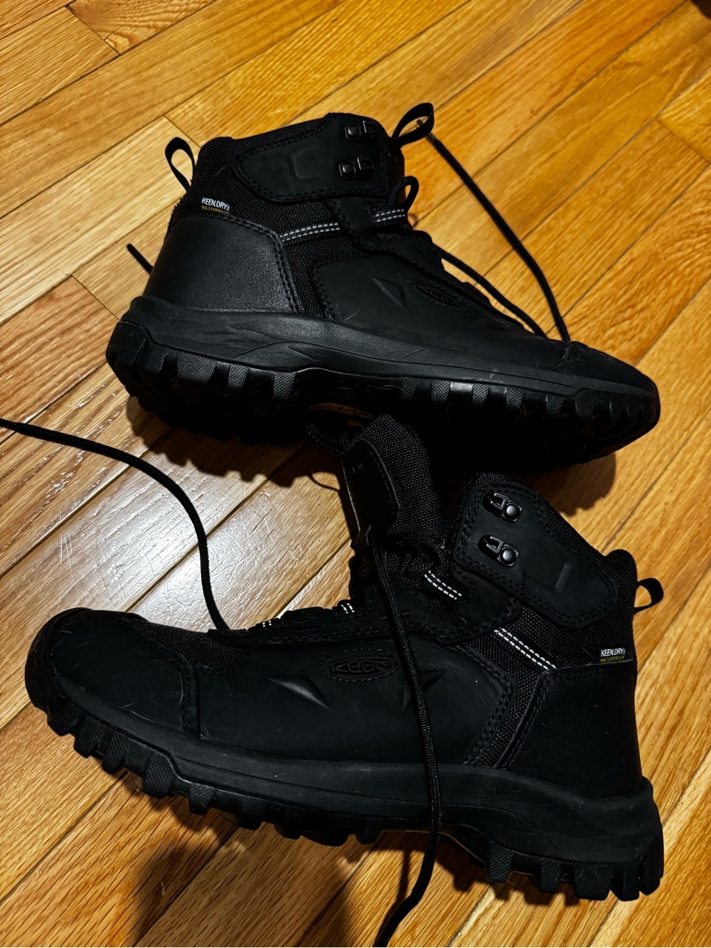 Keen Women’s Basin Ridge, mid height,Black Waterproof Hiking Boots